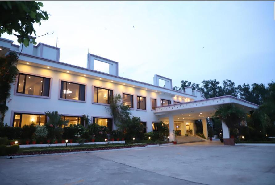 A S Hotels Khajurāho Exterior photo